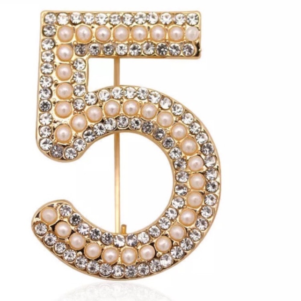 Beautiful N#5 pearl rhinestones GP brooch🌸 - Picture 4 of 7